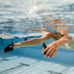 Plaquettes De Natation Finis Instinct Sculling Paddle -Sportifs Équipements Magasin 3.05.002 usage.main 5